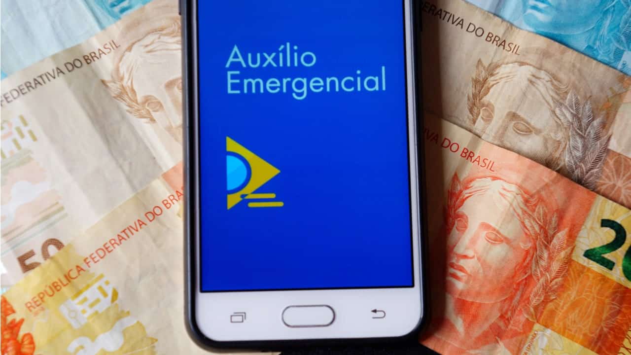 Votações no Congresso são suspensas por partidos que querem aumentar valor do auxílio emergencial