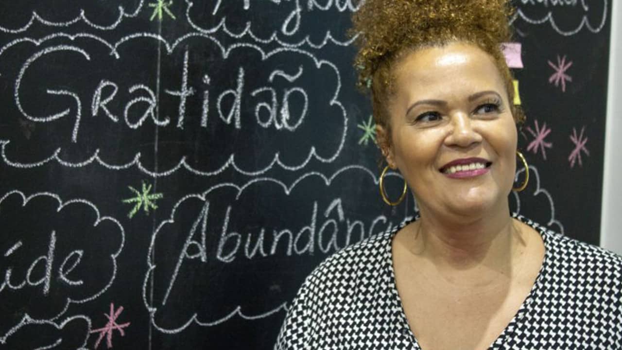 Racismo: Advogada negra fecha conta no Nubank: ‘quem nivela por baixo não merece meu CPF’
