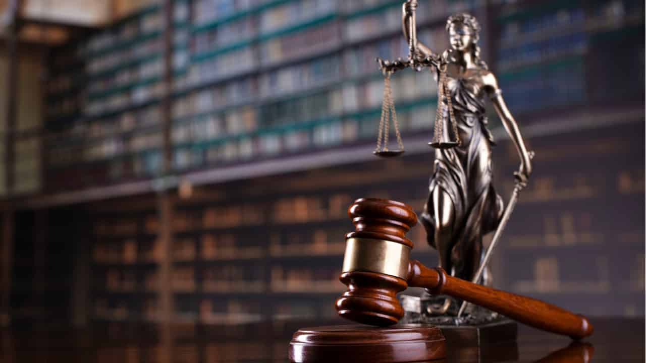 Banco BMG é condenado a restituir cliente pagando o dobro de valores que foram descontados indevidamente