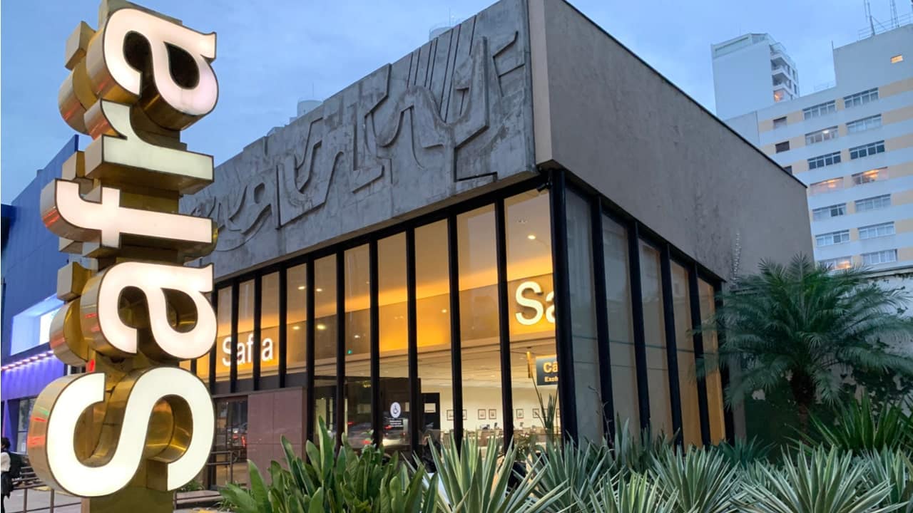 Safra Invest reforça atuação e passa a oferecer serviços bancários