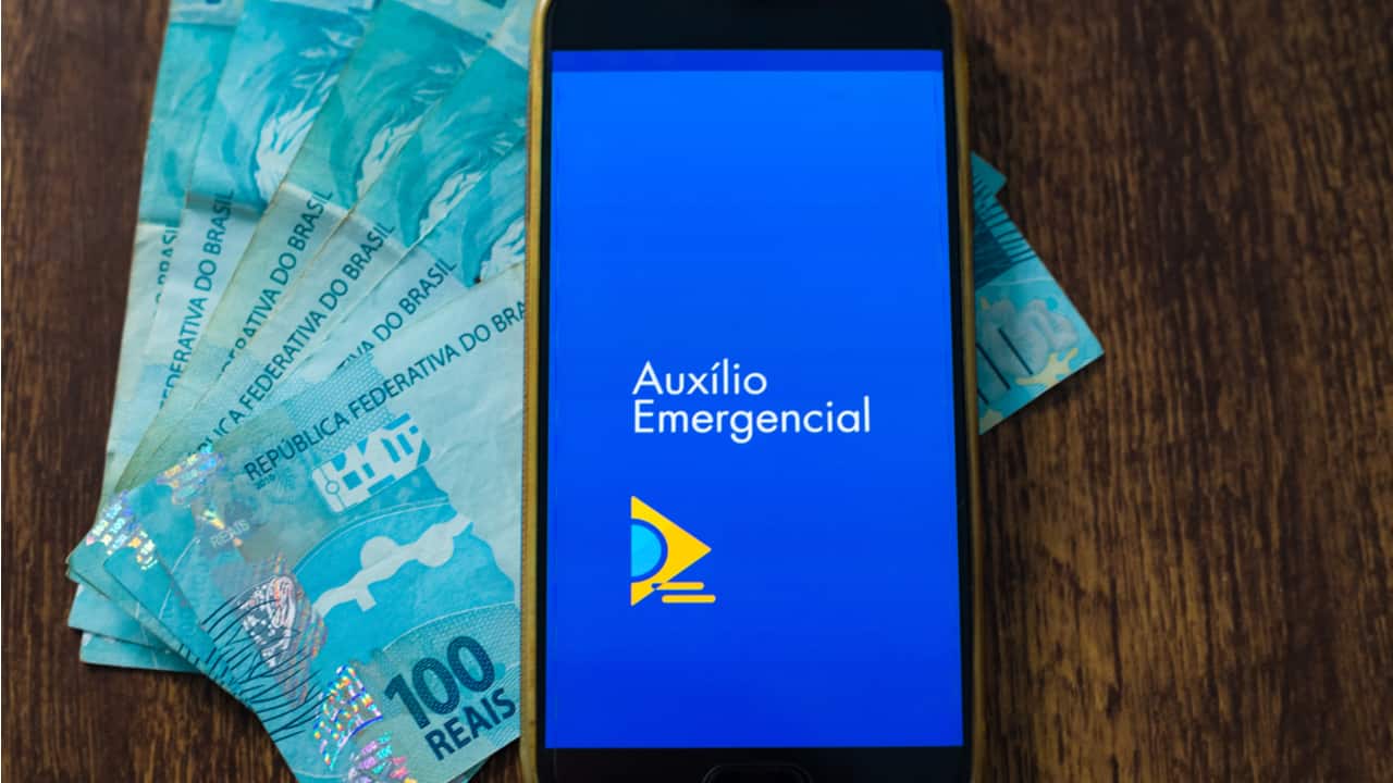 Governo abre novo prazo para contestar auxílio emergencial cancelado