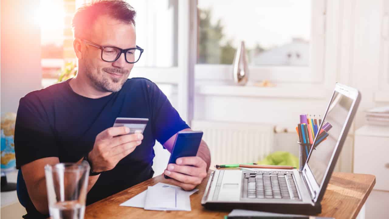 Rapidinha: Os 6 cartões mais rápidos de aprovar pela internet