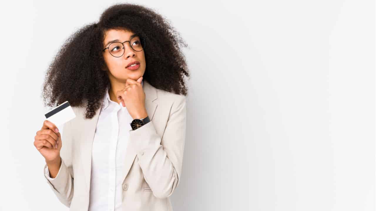 Nome sujo? Conheça as ofertas de cartão de crédito do BMG e Banco Inter