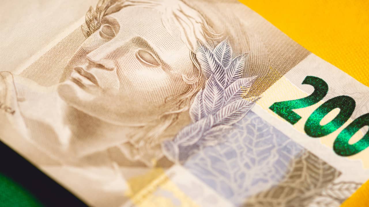 Governo estuda pagar auxílio de R$ 200 para quem ganha Bolsa Família