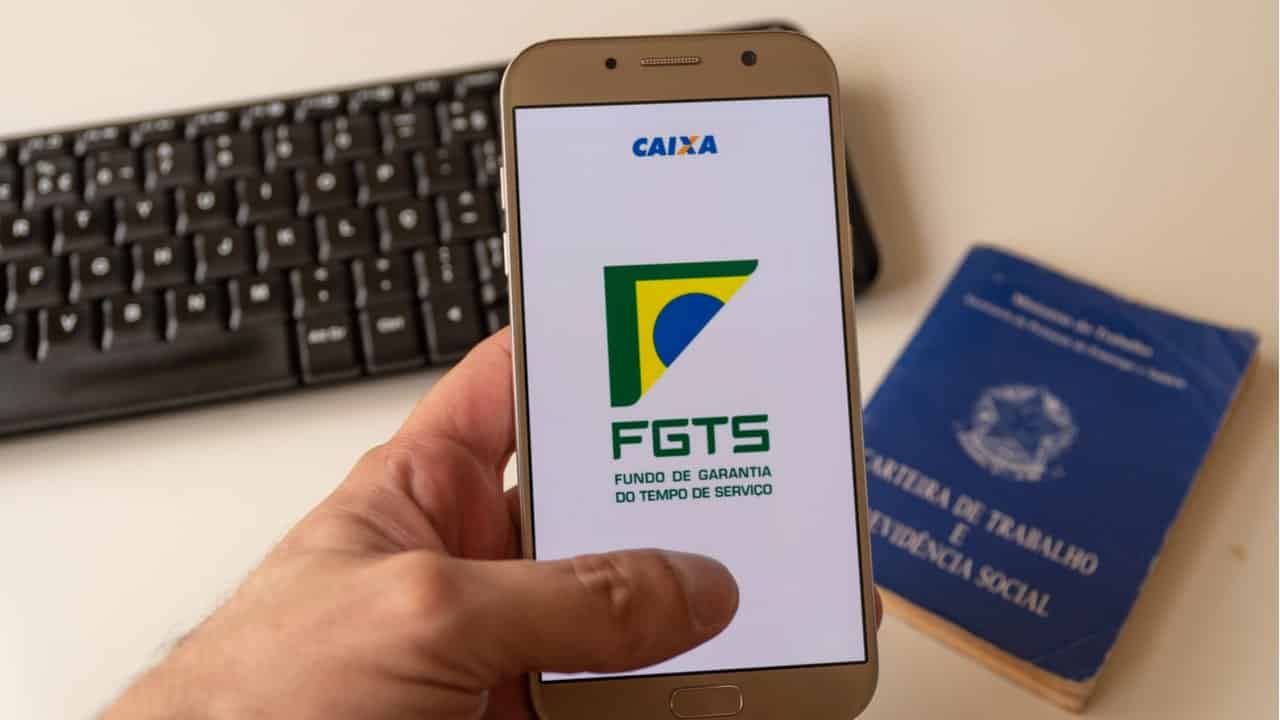 Trabalhadores poderão comprar ações da Eletrobras privatizada com dinheiro do FGTS