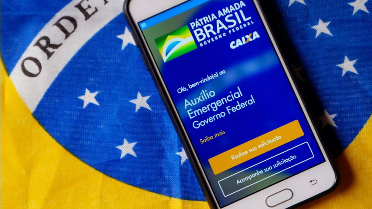 Salários de servidores serão congelados por 2 anos devido ao auxílio emergencial