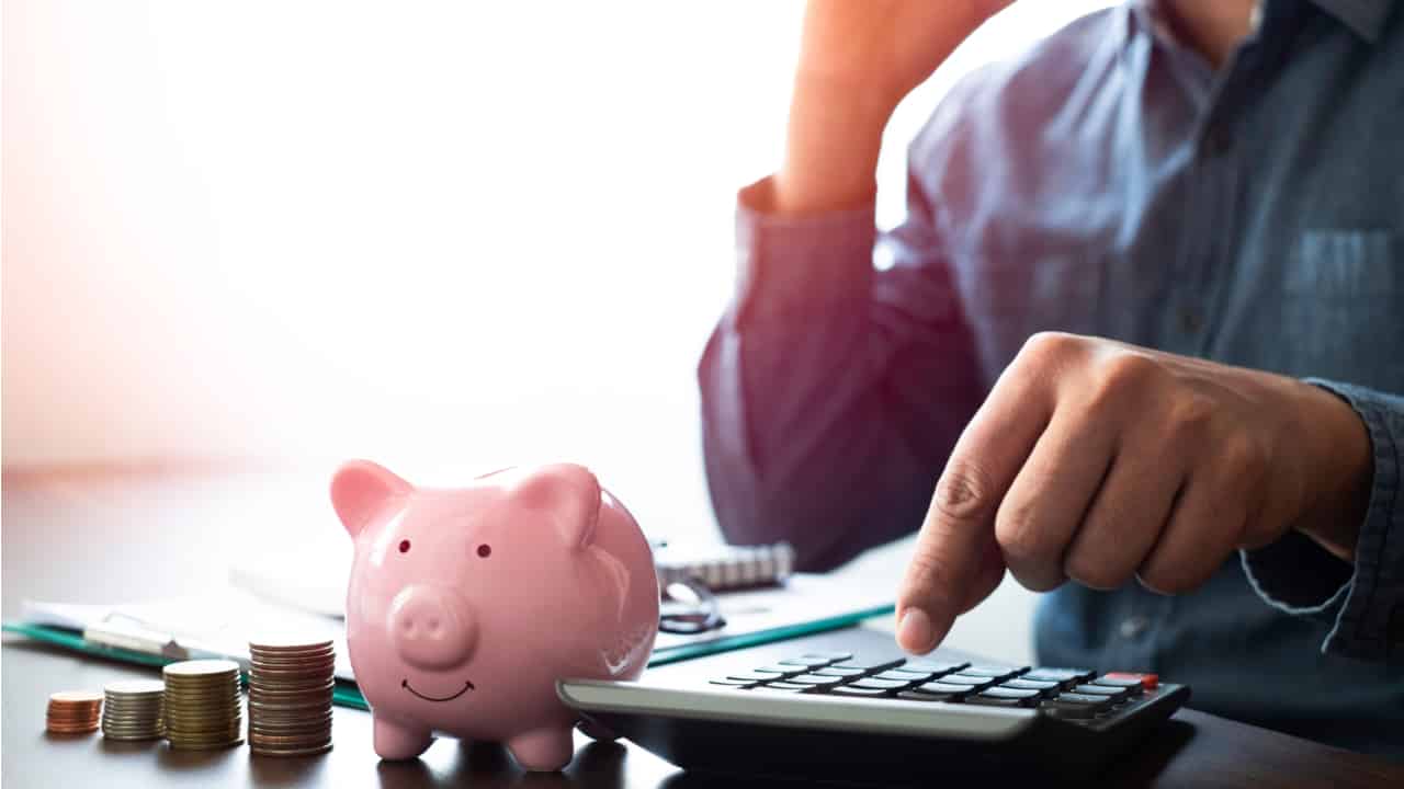 Cada R$ 1 mil aplicados na poupança resultou em uma perda de R$ 60 em 12 meses