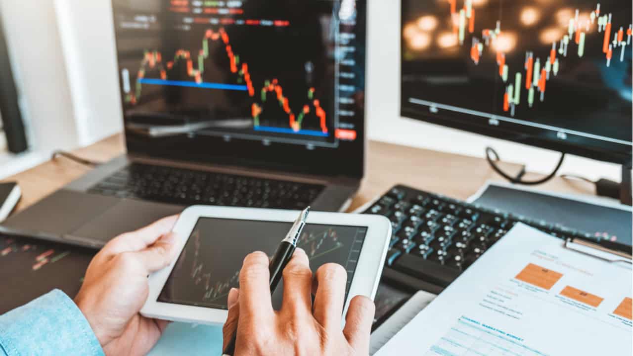 É possível investir na Bolsa de Valores tendo pouco dinheiro?