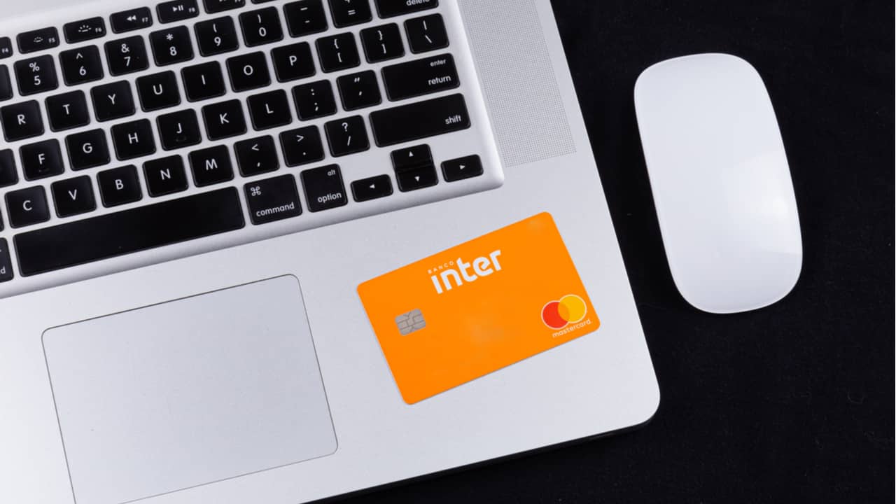 Novo cartão do Inter tem cashback e parcelamento sem juros