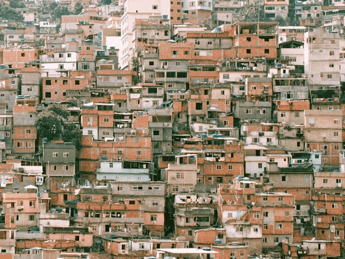 Bolsa de Valores das Favelas inaugura com IPO de 2 empresas voltadas para as comunidades