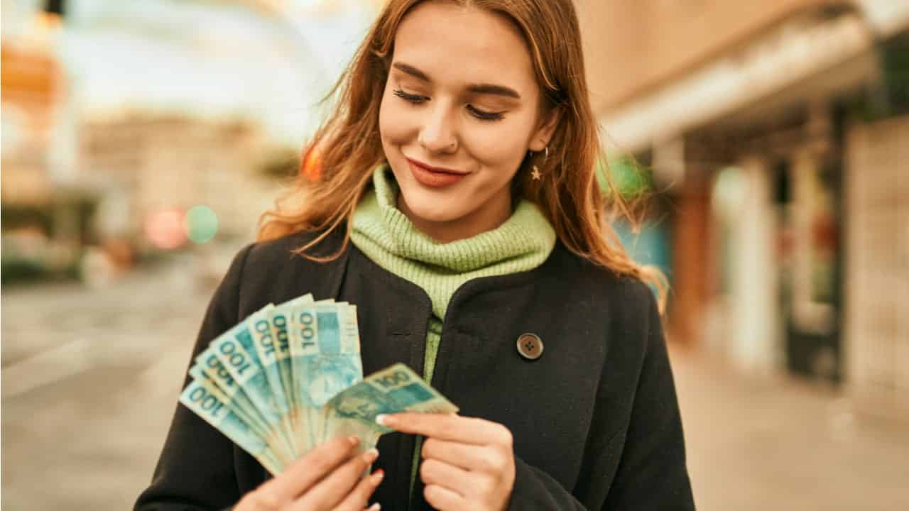 2ª parcela do 13º salário é uma boa chance para investir; veja como