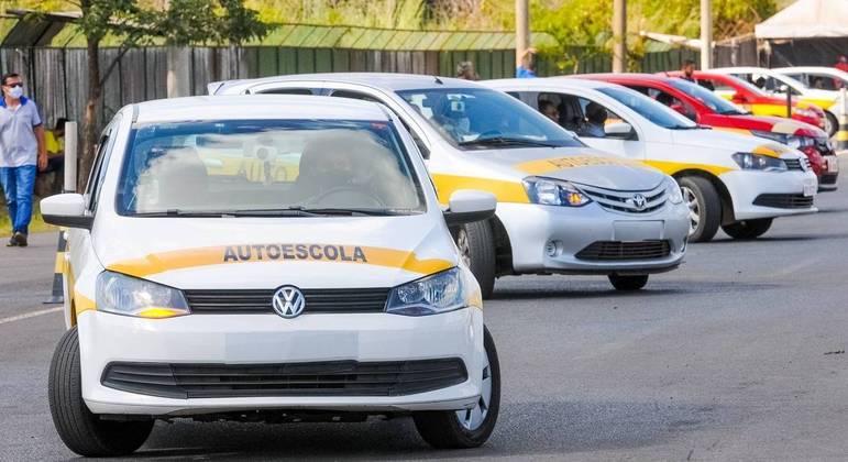 carros-de-autoescola-17052022175837341