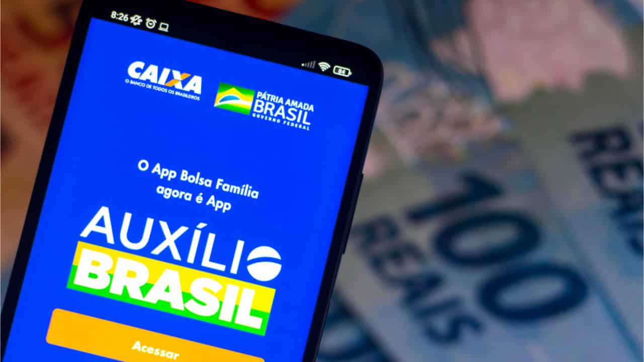 Quem ganha o Auxílio Brasil nesta terça-feira?