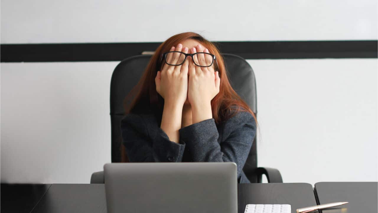 Mais de 80% dos trabalhadores se sentem esgotados