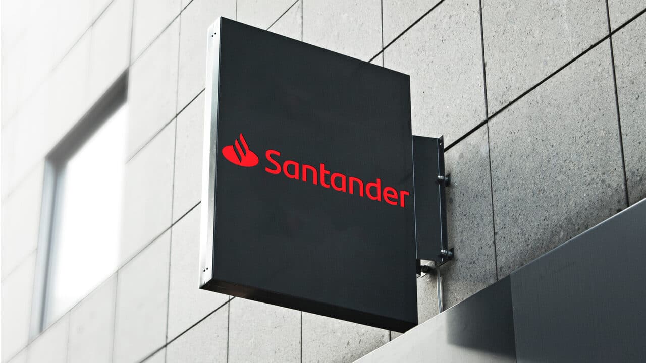 Santander libera serviços de alta renda para todos os seus clientes