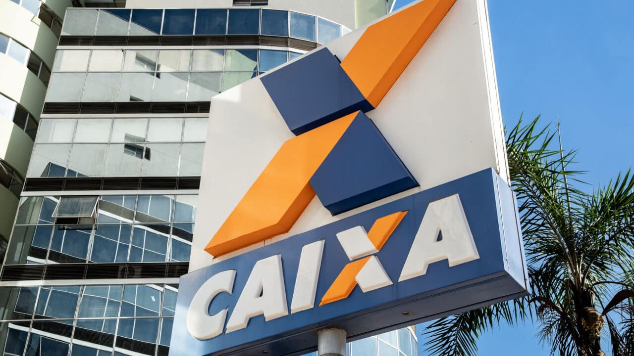 fachada do banco Caixa