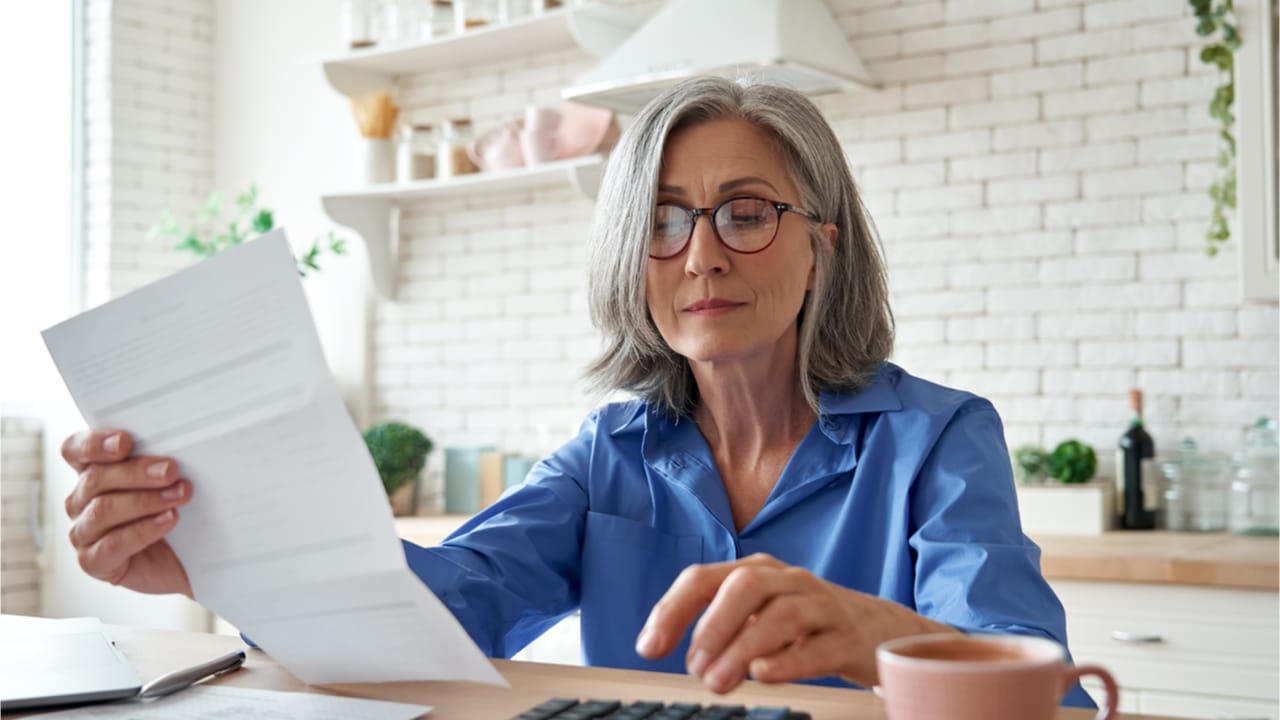 Ter mais de 60 anos e nunca ter contribuído no INSS: é possível se aposentar?