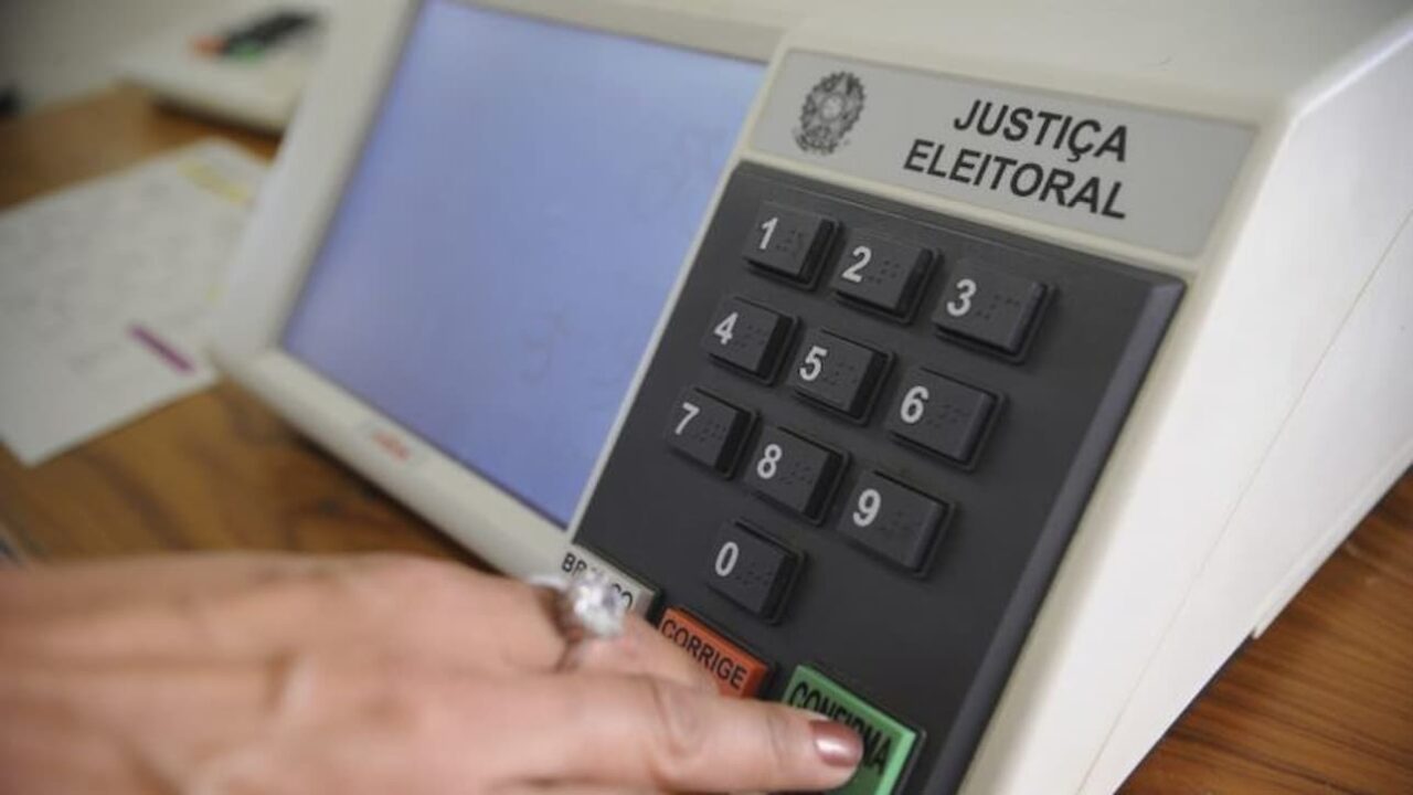 Eleitores sem cadastro biométrico podem votar no 2º turno?