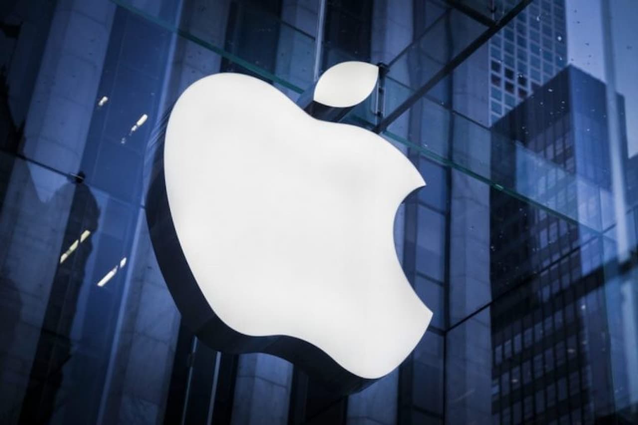 Tarifaço de Trump desafia Apple entre custos altos e produção nos EUA