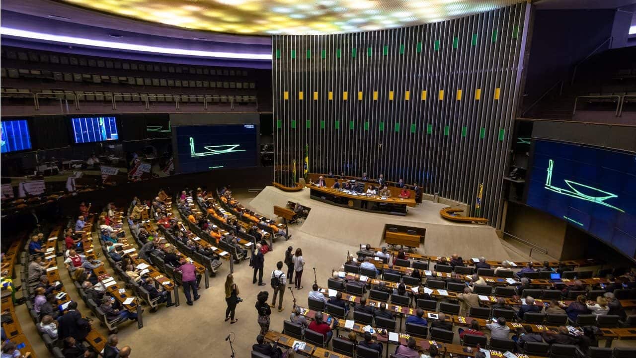 Imagem do plenário da Câmara dos Deputados, em Brasília. fibromialgia