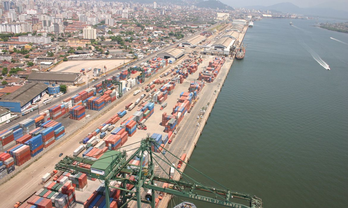 Visão aérea do Porto de Santos
