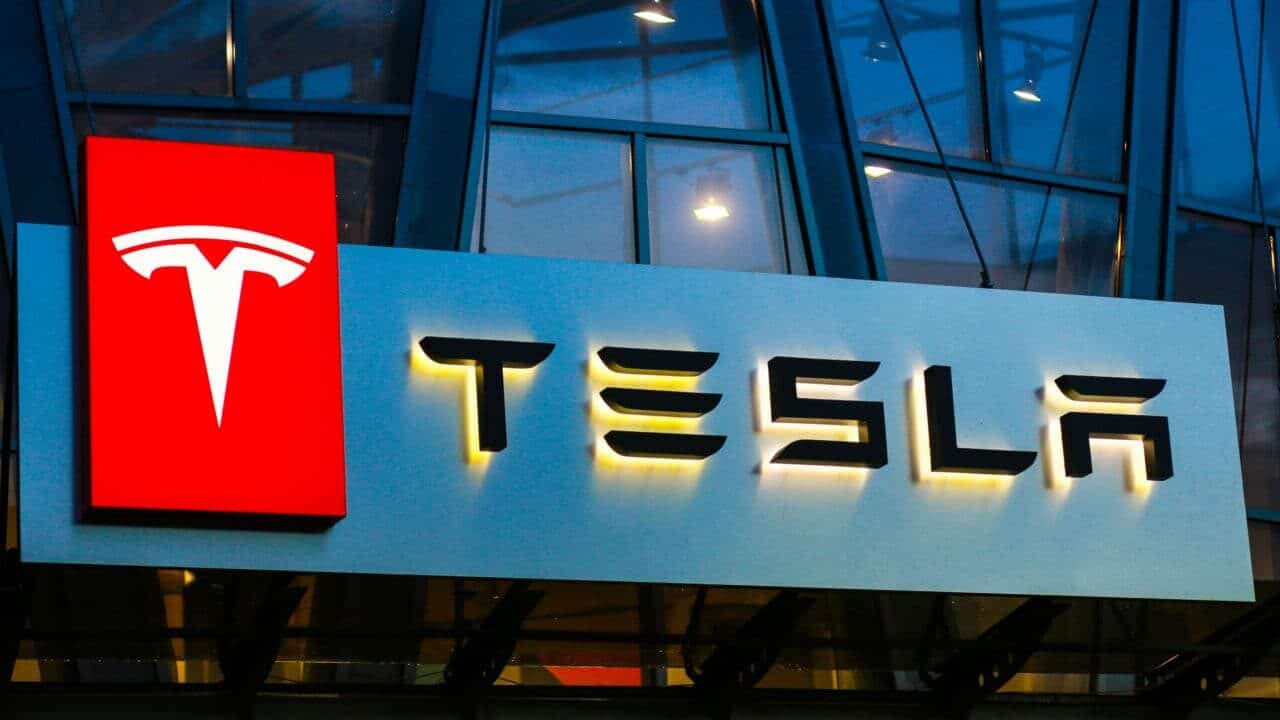 Foto da fachada da Tesla