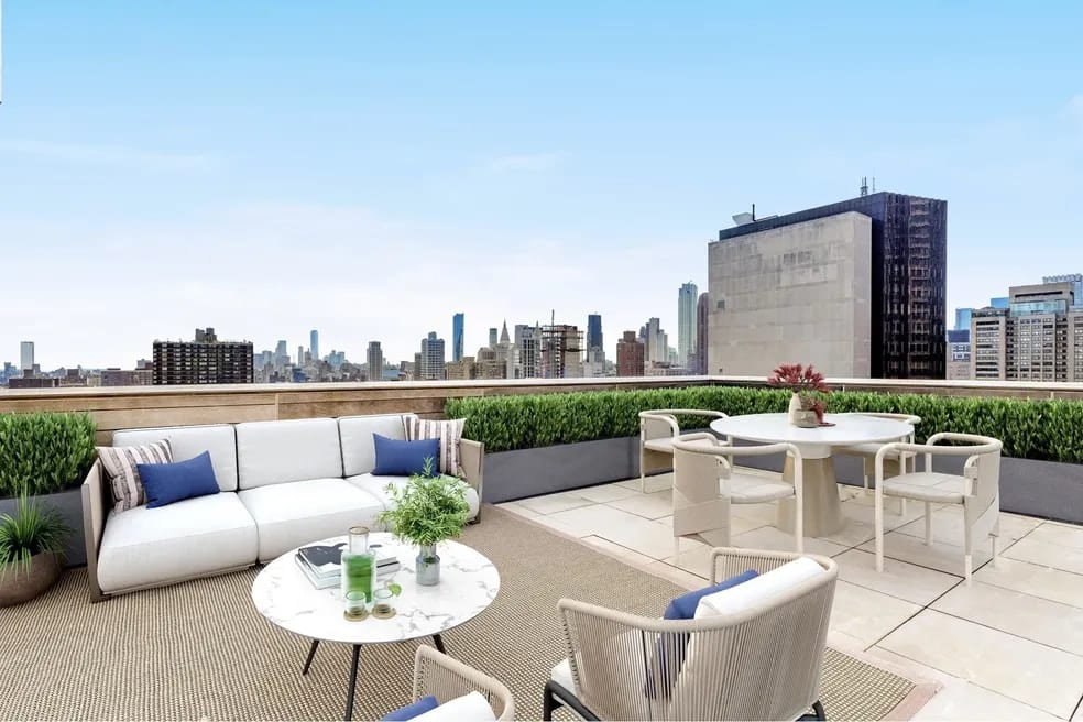 Imagem ampla da área externa do apartamento vendido pela modelo brasileira Alessandra Ambrosio, com vista para a cidade de Nova York
