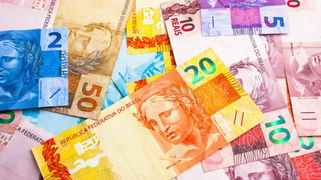 Pagamento extra de R$ 1320 já será pago no próximo mês; saiba quem tem direito