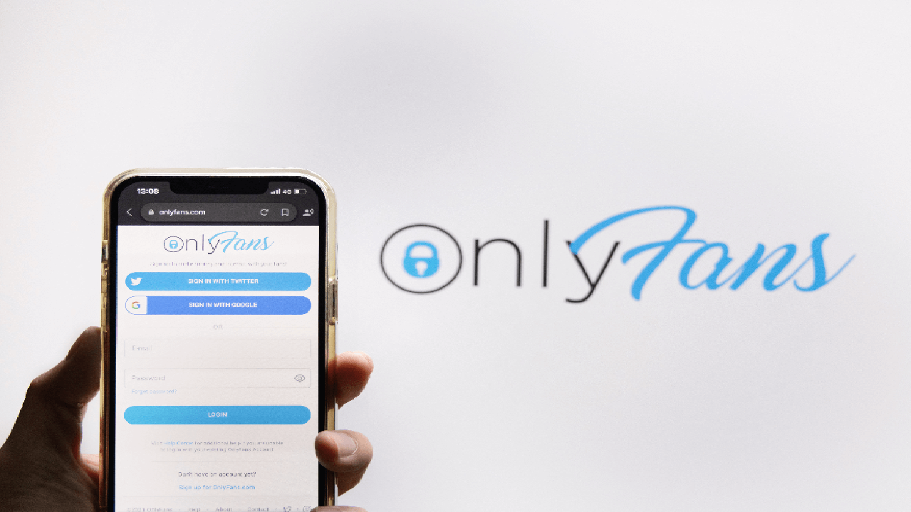App do Onlyfans aberto no celular