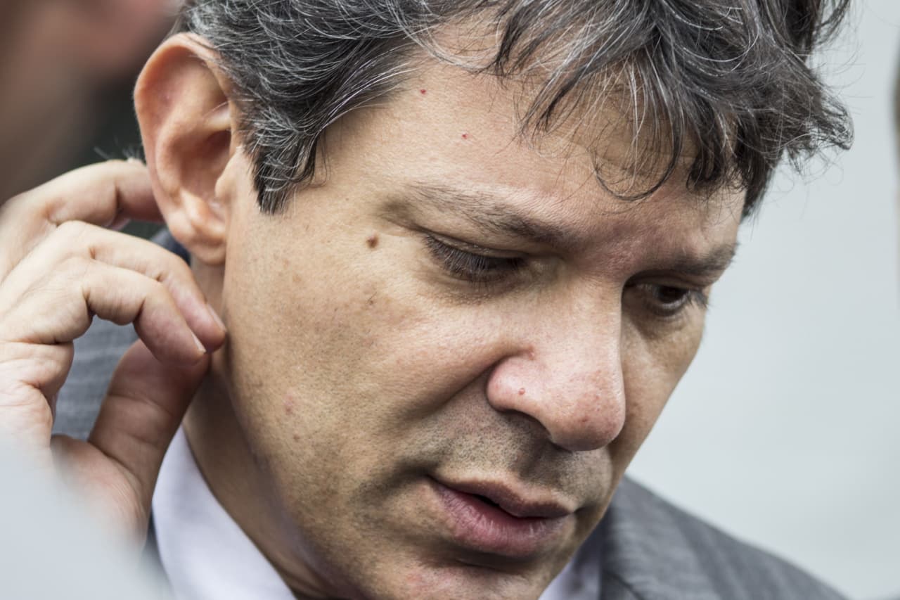 Fernando Haddad messes up an interview and turns it into a joke