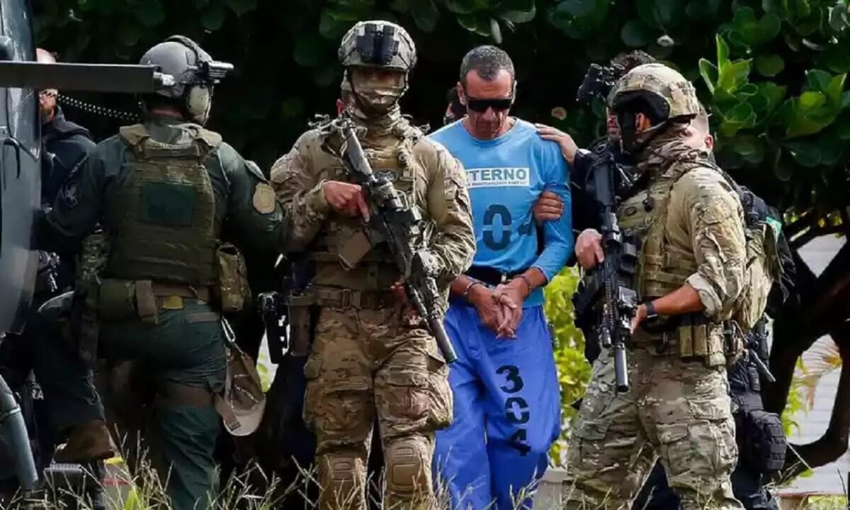 Marcola sendo transferido de penitenciaria em Rondônia para o DF