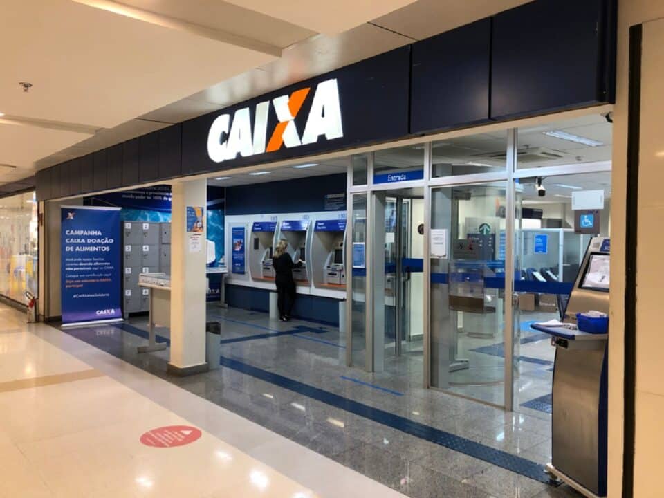 Fachada de uma agência da Caixa