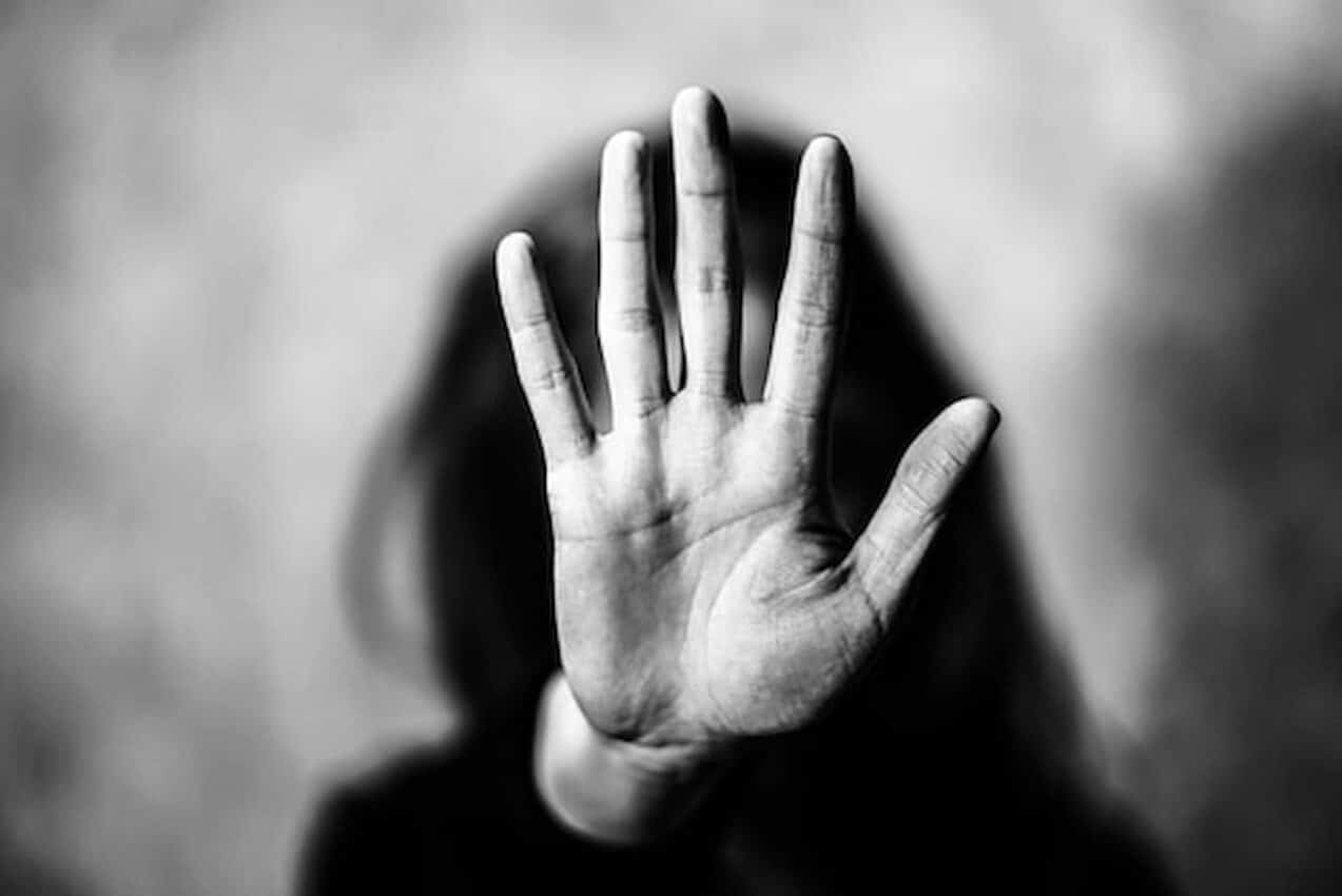Projeto de lei propõe estabilidade no trabalho para mulheres vítimas de violência doméstica no Brasil