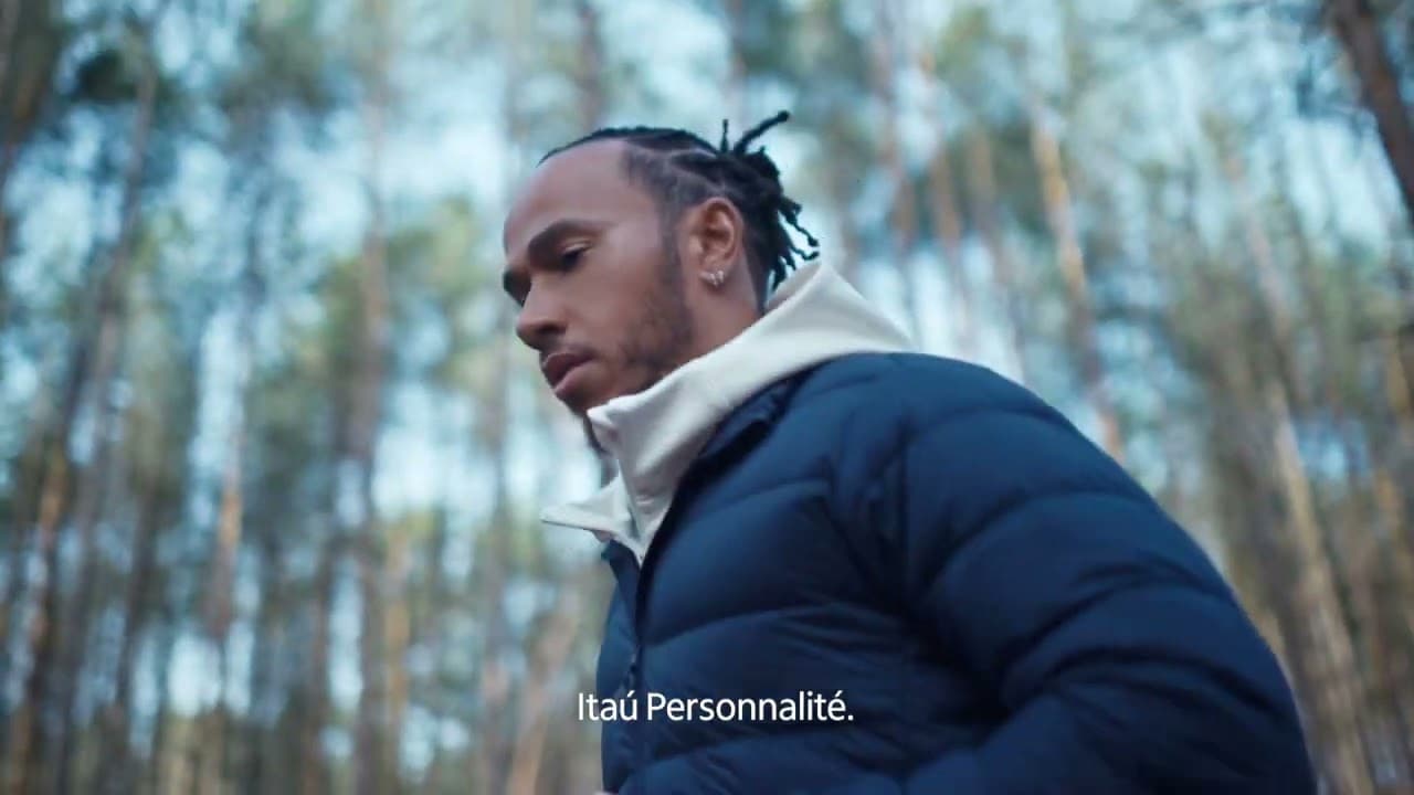 Lewis Hamilton estrela propaganda do Itaú para público de alta renda