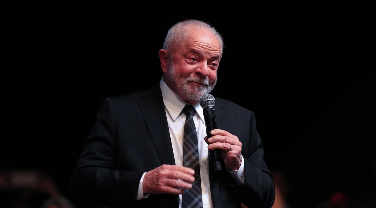 Lula dará isenção no IR para quem recebe até R$ 5 mil?