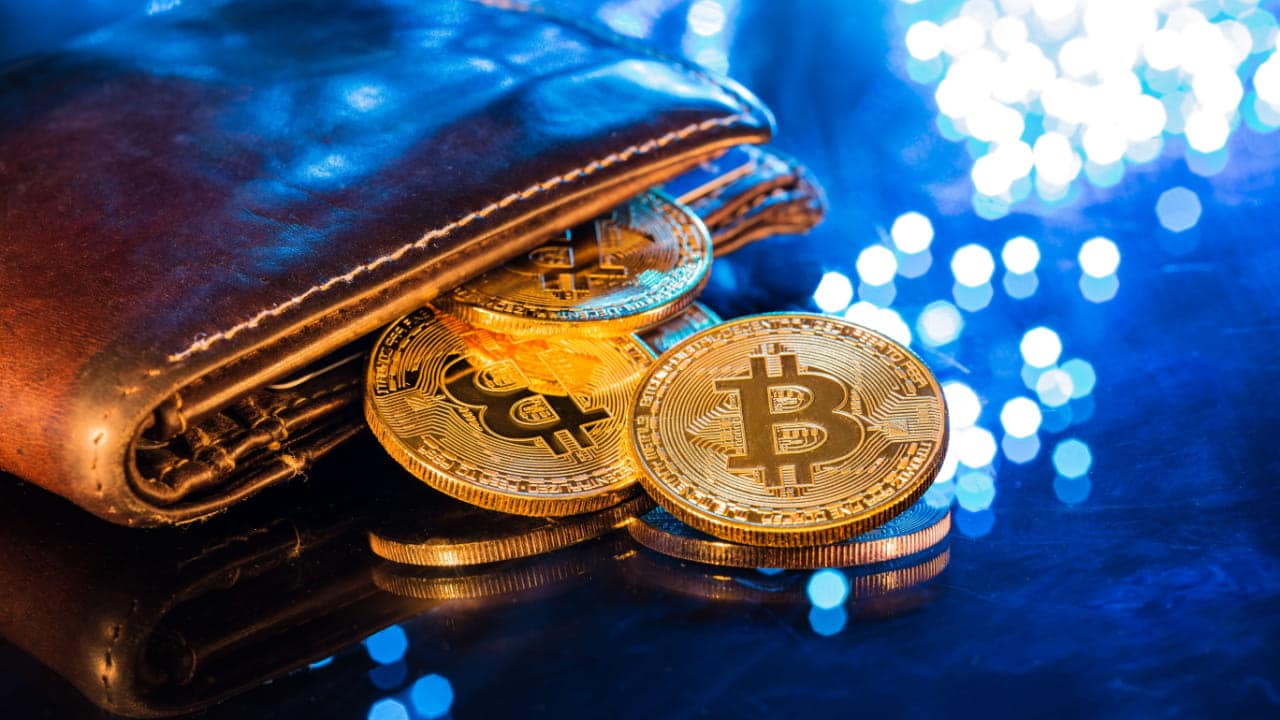 Banco permite pagar impostos com criptomoedas