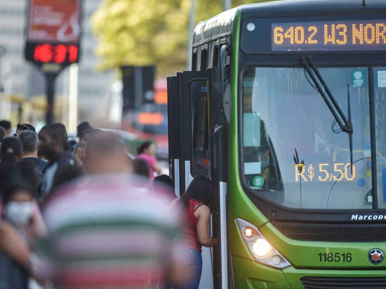 Tarifa grátis de ônibus pode custar R$ 57 bi ao ano, estima XP