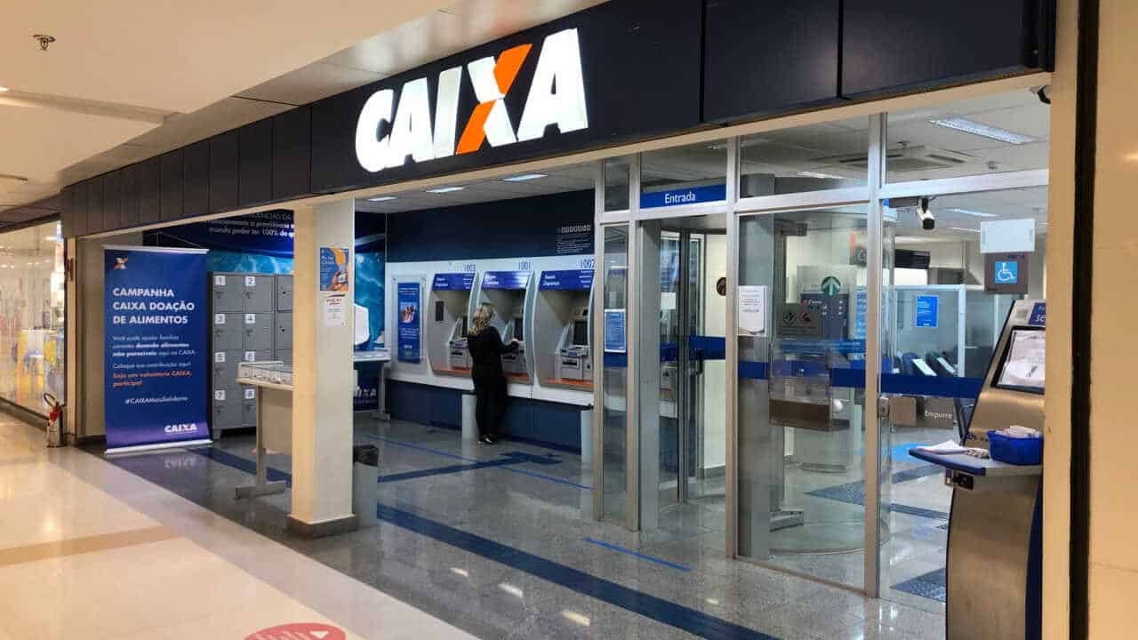 fachada de uma das agências da Caixa