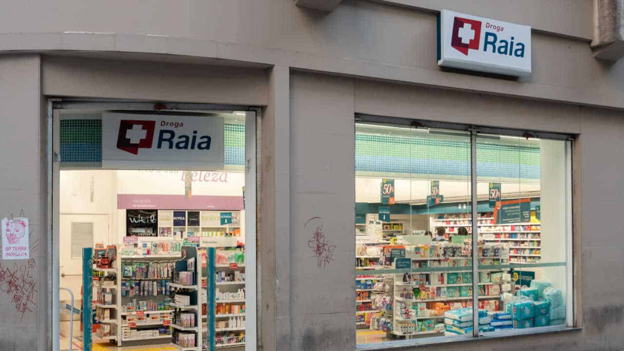 RADL3 salta 14% com balanço positivo do 2T25; confira se vale a pena investir