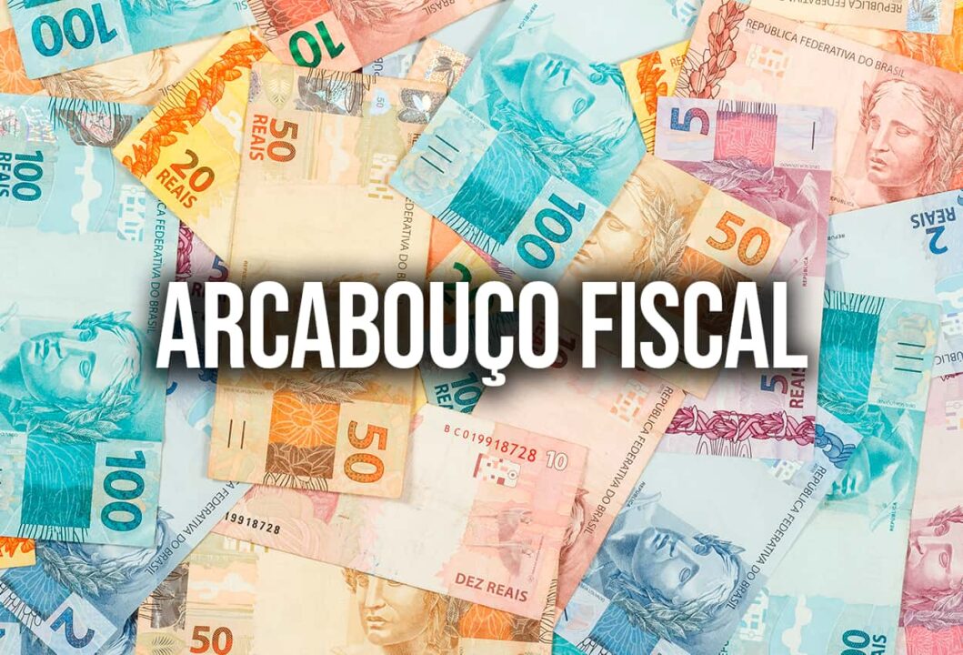 Imagem de cédulas de dinheiro de diversos valores e espalhadas. No centro está escrito: Arcabouço Fiscal