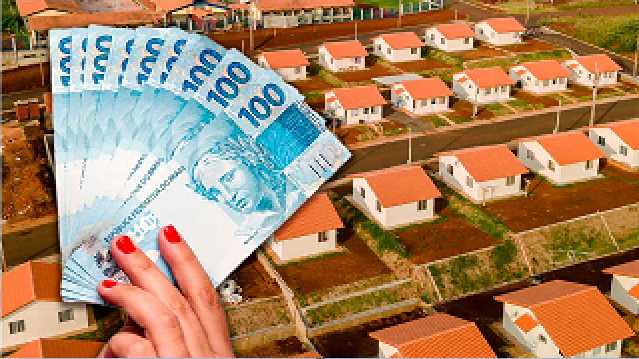 Casas com telhado laranja e uma mão com notas de R$ 100