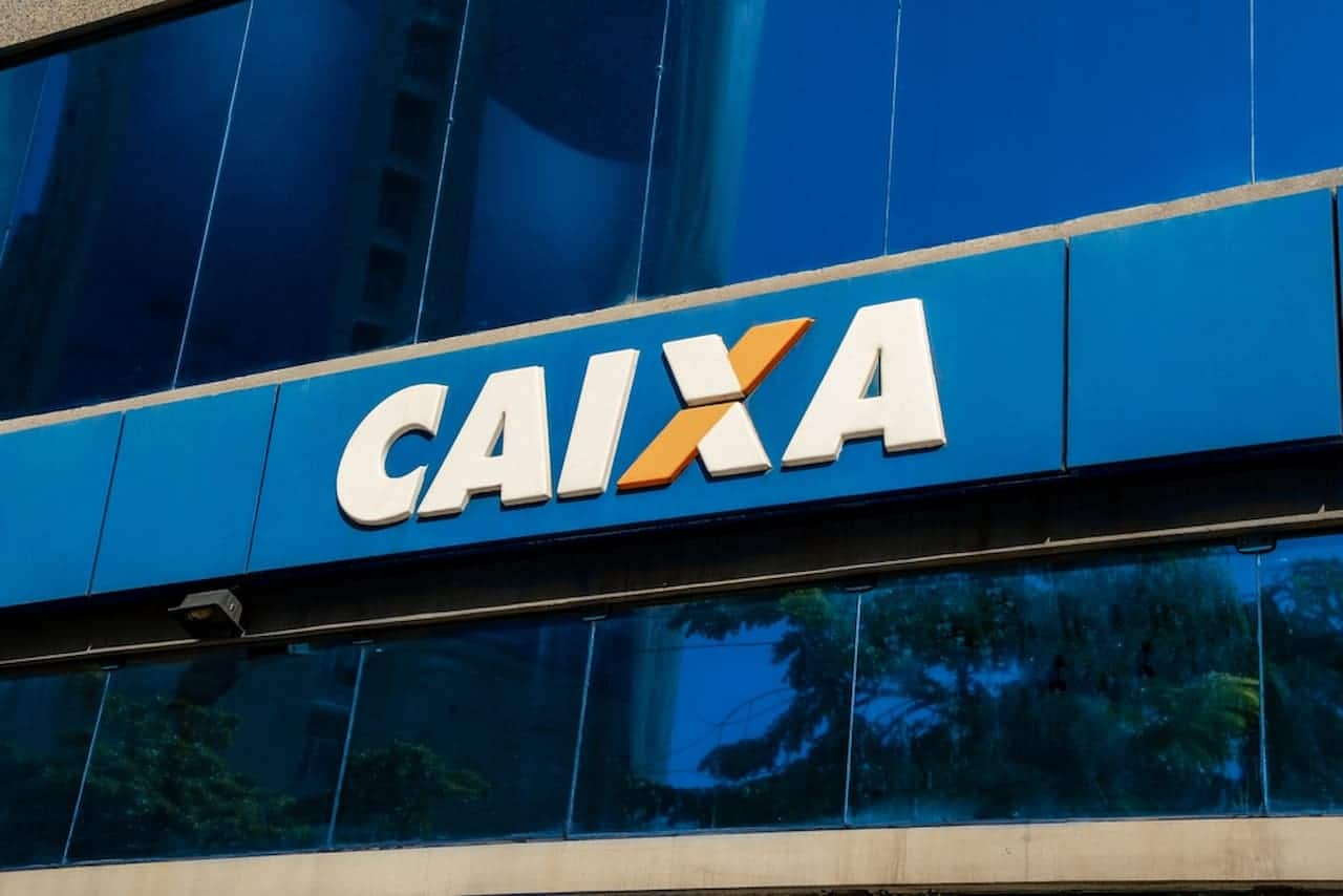Justiça condena Caixa a readmitir funcionária que recebeu Auxílio Emergencial