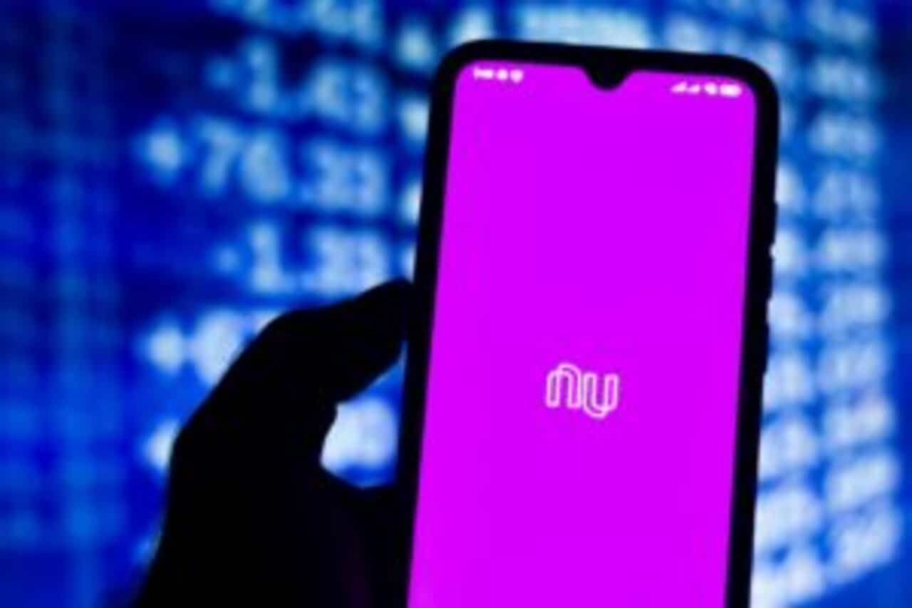 Grupo de clientes do Nubank recebe excelente notícia