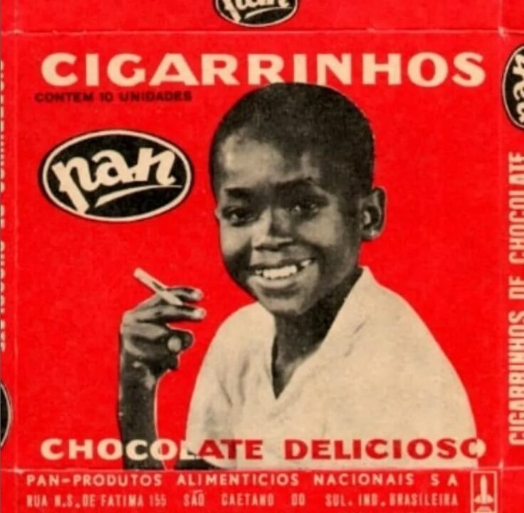 Embalagem vermelha dos cigarrinhos de chocolate da Pan.