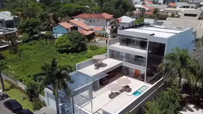 imagem da mansão de Gabigol vista de cima