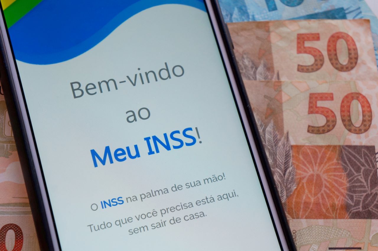 Veja quanto você deve investir por mês para se aposentar com o teto do INSS