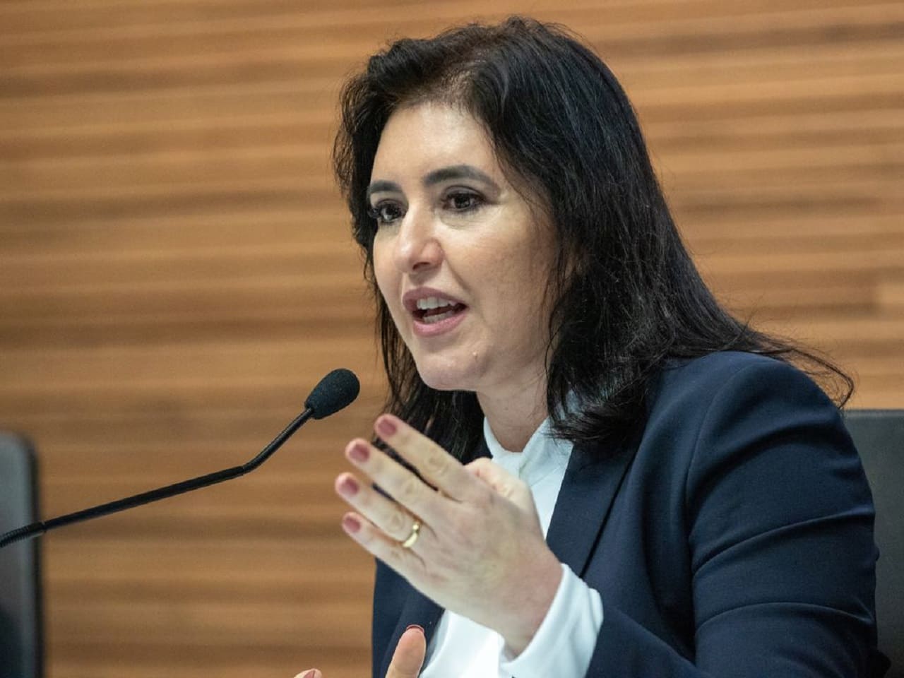 Governo ameaça cortar benefícios trabalhistas para equilibrar as contas públicas