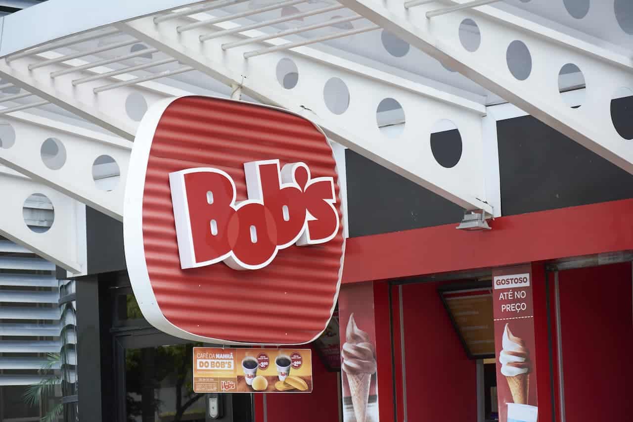 Justiça condena Bob’s a indenizar em R$ 280 mil atendente que ficou tetraplégico