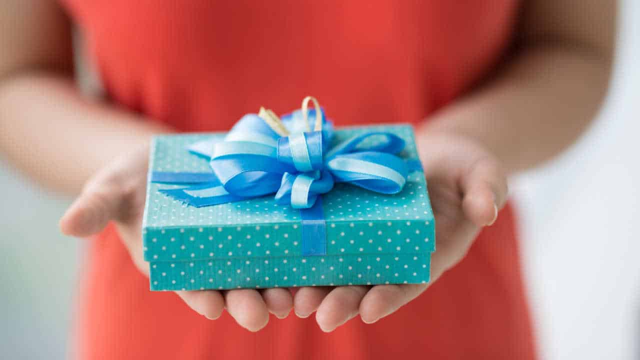Não recebeu o presente de Natal a tempo? Saiba o que fazer
