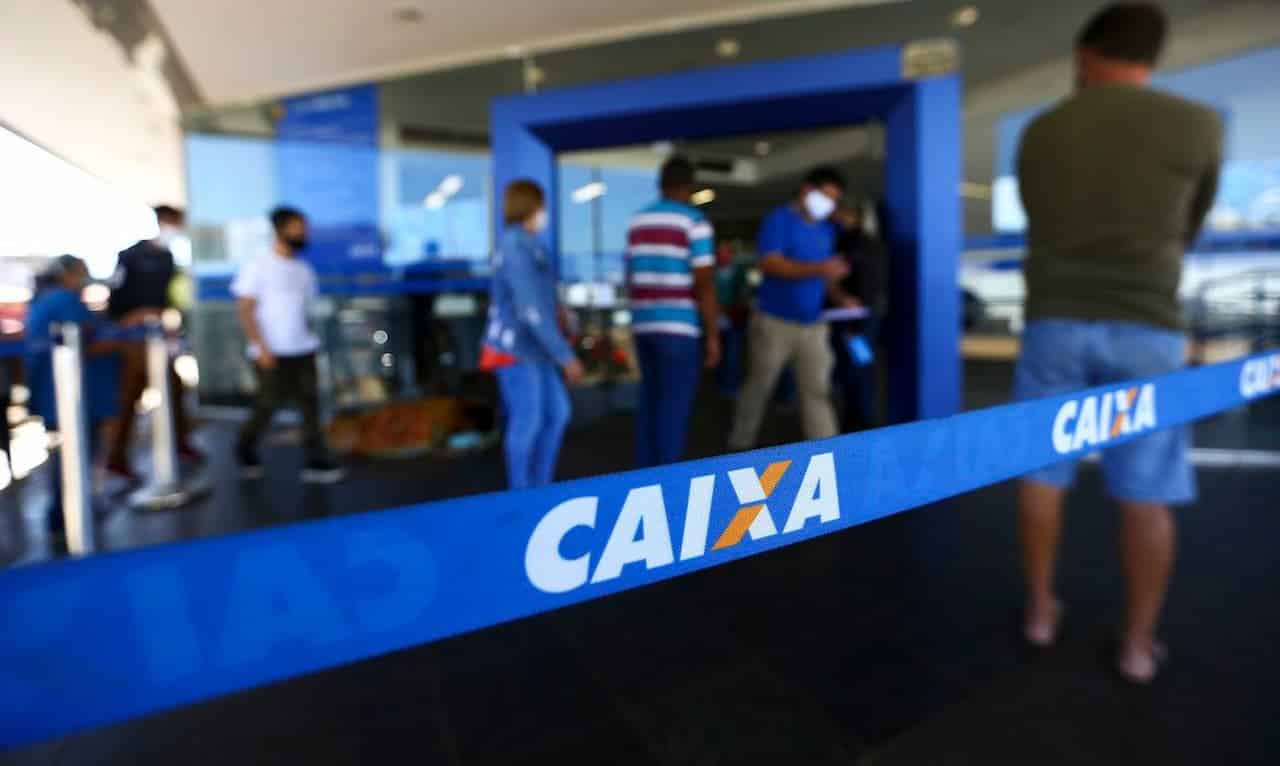Caixa paga ÚLTIMA parcela do Pis no valor R$ 1.302; como fica quem ainda não recebeu?